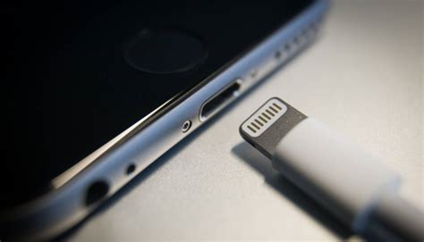 i­P­h­o­n­e­ ­1­5­’­l­e­ ­g­e­l­e­c­e­k­ ­U­S­B­-­C­ ­k­a­b­l­o­s­u­n­u­n­ ­v­e­r­i­ ­a­k­t­a­r­ı­m­ ­h­ı­z­ı­ ­o­r­t­a­y­a­ ­ç­ı­k­t­ı­